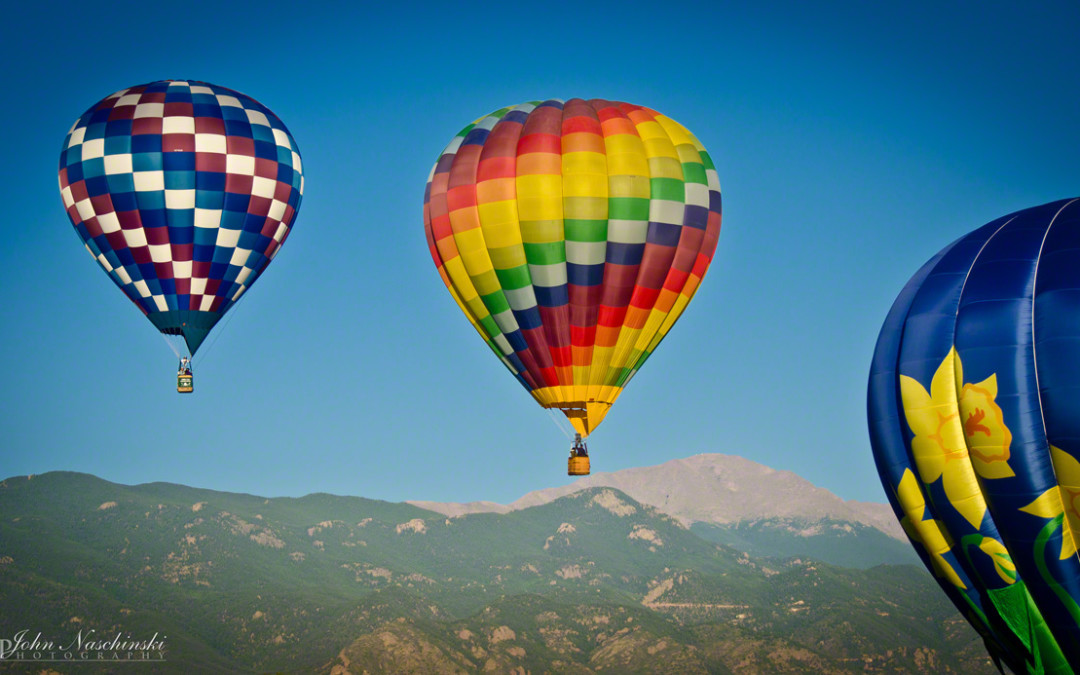 Colorado Balloon Classic Pictures with Pikes Peak