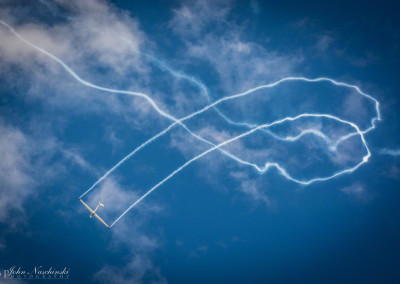 Jet Powered Glider doing Acrobatics