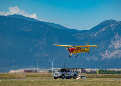 Jelly Belly Stunt Plane Performing One Wheel Touchdown 02