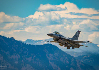 F-16 Viper Taking Off - Photo 01