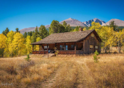 Estes Park Old Wood Country Home Fall Colors & Longs Peak 02