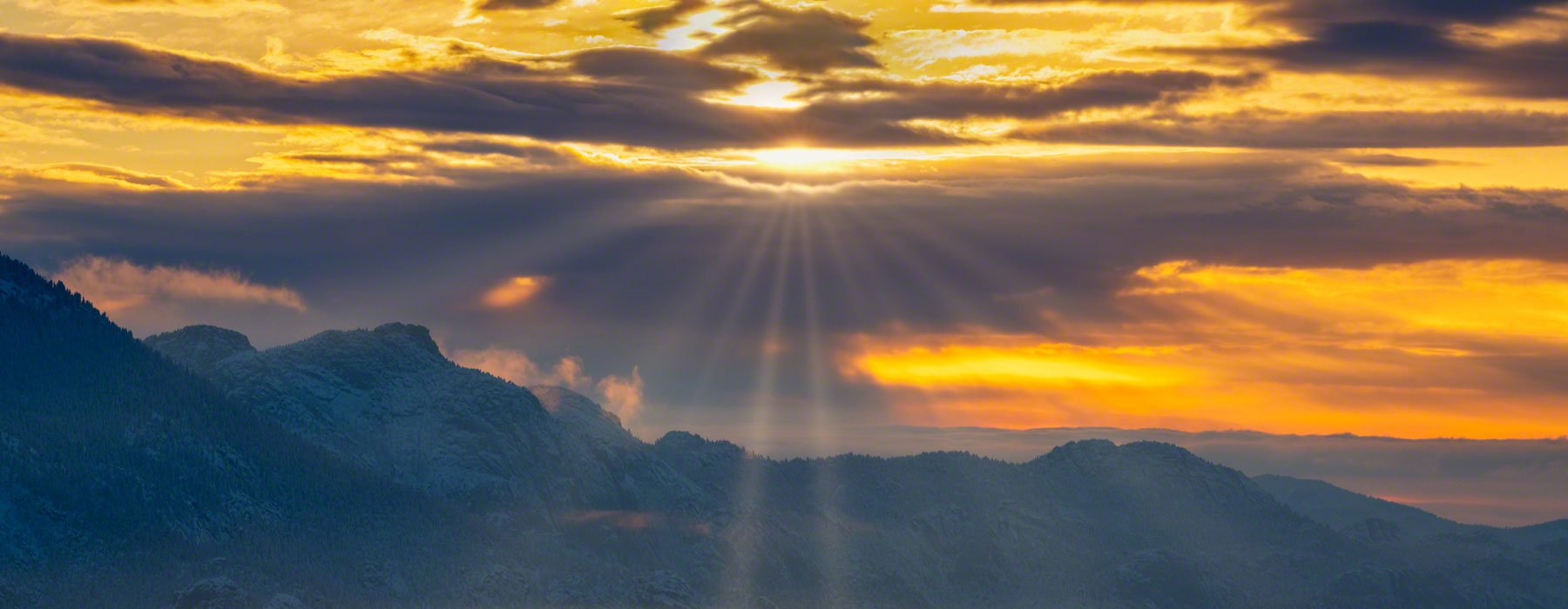 Lumpy Ridge RMNP God Rays of Light - RMNP CO Sunrise